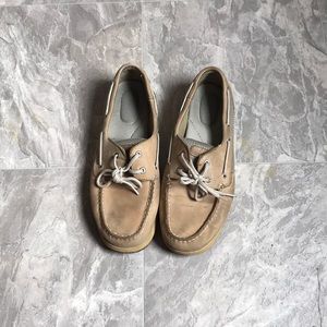 Tan Sperrys